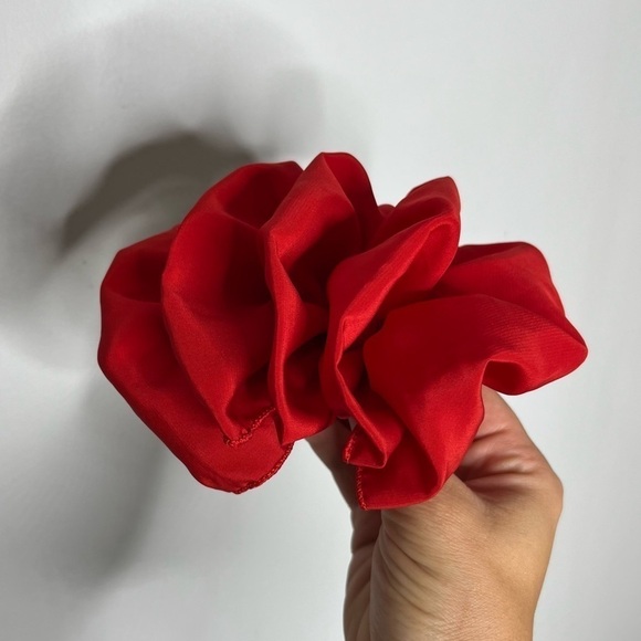 Vintage Ruffle Red Spring Hair Clip 80’s 90’s - Picture 1 of 5